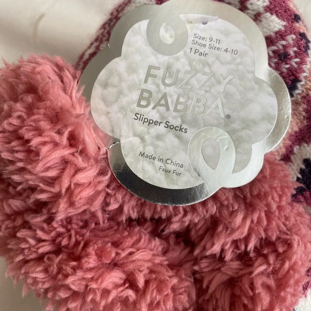 Fuzzy Baba Slipper Socks Pink & white Aztec Pattern NWT